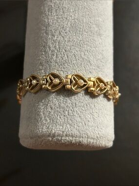 Gold Heart Link Bracelet with Pearl Accents